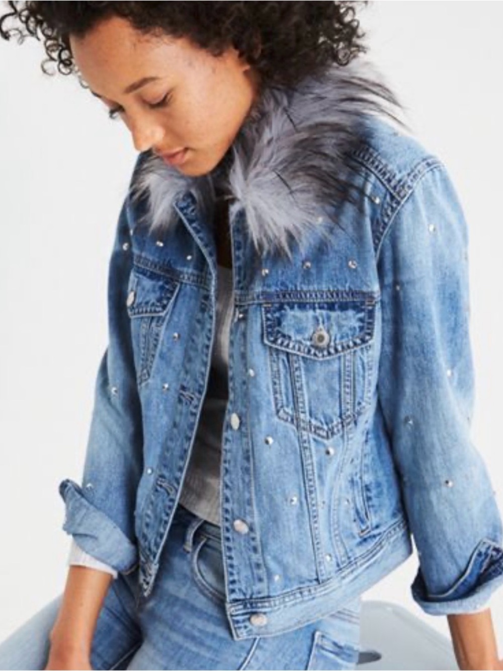 American Eagle faux fur collar studded denim jean jacket large NWT